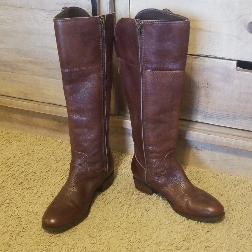 Crown brown leather boots